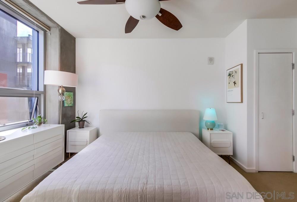 https://media.crmls.org/mediaz/82300d28-74b4-4bd5-ba5a-5cd8394cd573.jpg?preset=X-Large