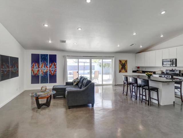 27420 Avenida Quintana, Cathedral City CA: https://media.crmls.org/mediaz/82304dfe-d437-4fe8-a7b1-d19456c1b90a.jpg
