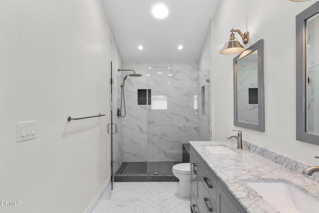 Detail Gallery Image 9 of 23 For 4242 Van Nuys Bld, Los Angeles,  CA 91403 - 3 Beds | 3 Baths