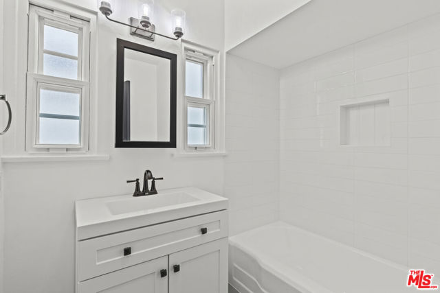 9829 S 7th Avenue, Inglewood CA: https://media.crmls.org/mediaz/8230a203-f8d2-4853-b050-d2c88d108414.jpg