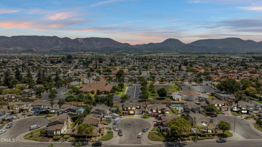 https://media.crmls.org/mediaz/8230c8c8-d06d-4008-ba6a-5933eb36f999.jpg?preset=X-Large