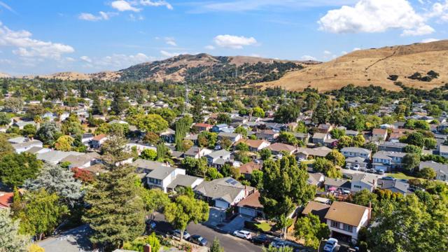 280 Esteban Way, San Jose CA: https://media.crmls.org/mediaz/8230d5e8-417c-4a65-81e7-fc1ec0af957d.jpg