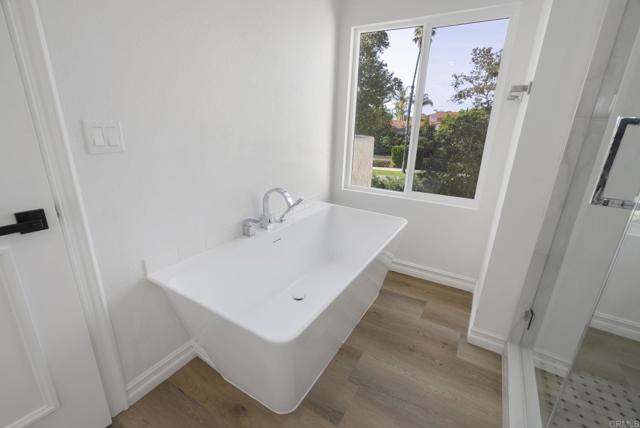 Roomy Soaking Tub!  FAB Natural Light in Bathroom!  What a BONUS!  GORG Views to the West!  Light!
