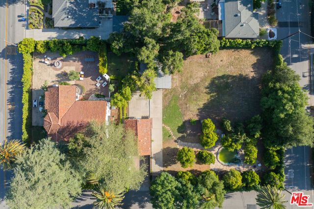 205 S Lomita Avenue, Ojai CA: https://media.crmls.org/mediaz/82314f73-897c-4107-83c7-0147b4428324.jpg