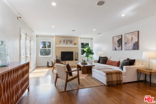 4180 Mount Vernon Drive, View Park CA: https://media.crmls.org/mediaz/8231c600-e2cf-4562-b093-5ace05cea432.jpg