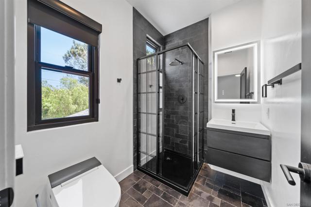 3160 Goldfinch St, San Diego CA: https://media.crmls.org/mediaz/823277e7-6ceb-4ec3-ba65-2d436821f411.jpg