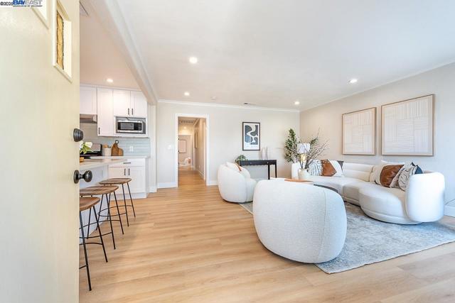 963 Douglas Dr, San Leandro CA: https://media.crmls.org/mediaz/82328c9f-bf97-4e9d-bd98-24a5e38405d6.jpg