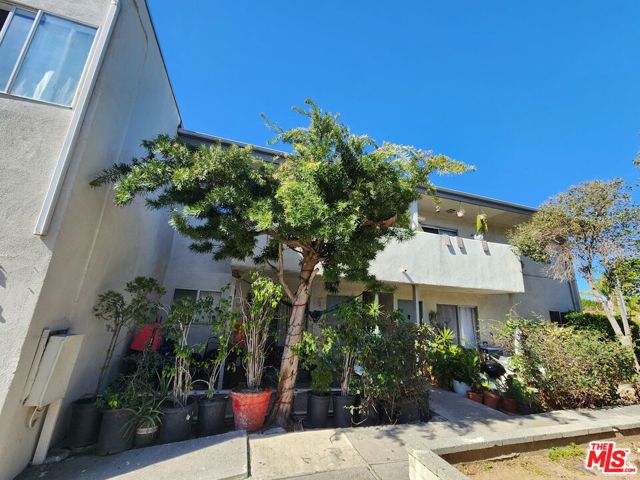 14700 Hubbard Street photo 3