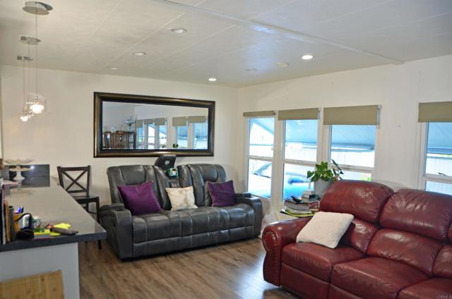 Detail Gallery Image 6 of 30 For 245 W Bobier Dr #SPC 91,  Vista,  CA 92083 - 2 Beds | 2 Baths