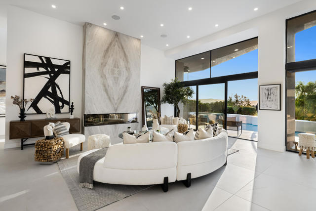 160 Kiva Drive, Palm Desert CA: https://media.crmls.org/mediaz/8232cd22-f821-4f82-be93-8d8c4007b2d6.jpg