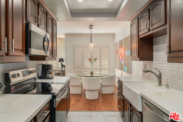 1221 N Kings Road, West Hollywood CA: https://media.crmls.org/mediaz/82333d7a-87fc-43c9-b1a0-f8c3cc13bf0c.jpg