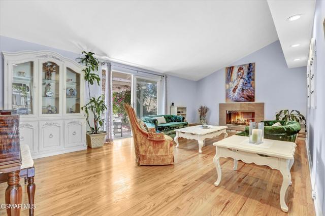 23248 Community Street, West Hills CA: https://media.crmls.org/mediaz/82334cfe-af57-4fac-b949-ca50e81a2624.jpg