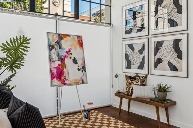 311 4th St, Oakland CA: https://media.crmls.org/mediaz/8234534b-1c28-46cf-a4f2-892dd1d66ac5.jpg