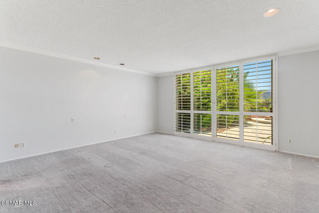 18854 Edleen Drive, Tarzana CA: https://media.crmls.org/mediaz/8234b3e5-bc5e-4eb6-8c35-53c7aaa14713.jpg