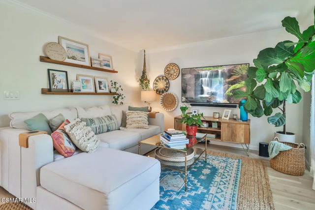 4021 Yankee Drive, Agoura Hills CA: https://media.crmls.org/mediaz/8234ca7c-fcc6-447d-85c1-6ee4a5daf88f.jpg