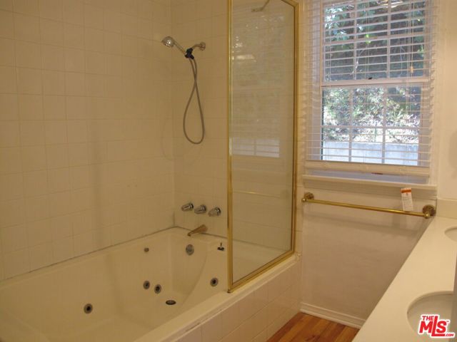 Bathroom 3 - Master