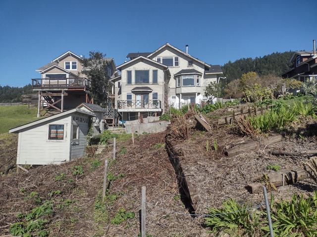 5520 S Highway 1,  CA: https://media.crmls.org/mediaz/82353cf0-ae3d-48d7-a1a8-895c5932424a.jpg