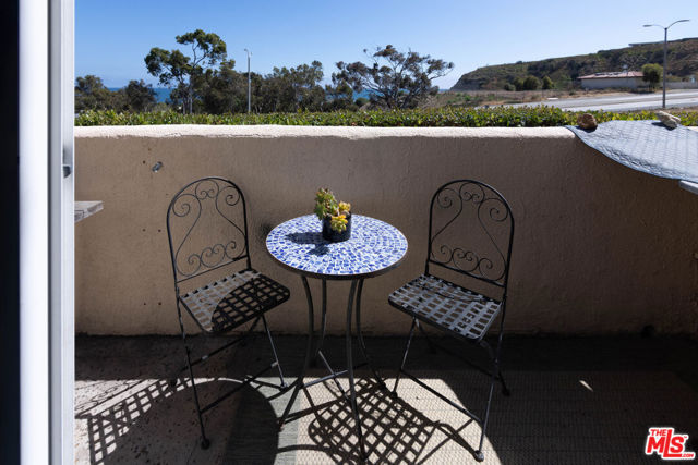 23901 Civic Center Way, Malibu CA: https://media.crmls.org/mediaz/8235bfc4-2df5-46d1-9526-4e17d3b578ae.jpg