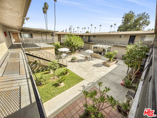 1806 Loma Vista Street, Riverside CA: https://media.crmls.org/mediaz/823612c2-a3c2-47d3-a833-fb867864c1c3.jpg