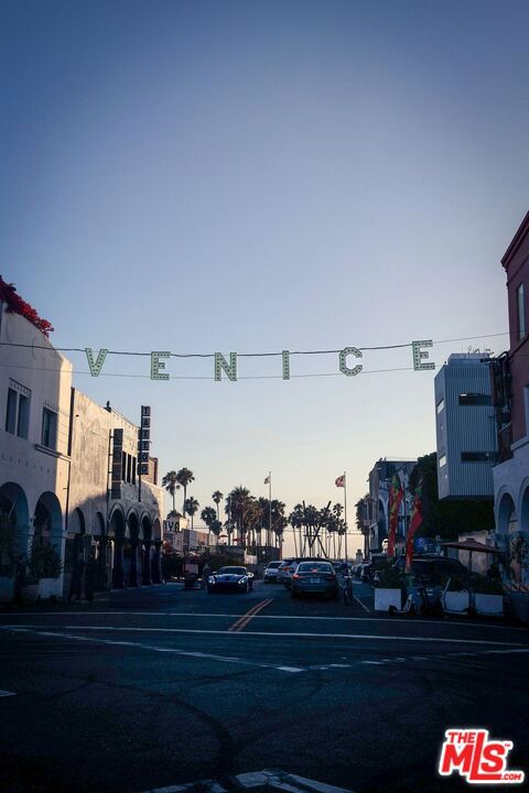 82361A31 7D15 44E7 Ac23 E1Eeb7059121 922 Palms Boulevard, Venice, Ca 90291 &Lt;Span Style='BackgroundColor:transparent;Padding:0Px;'&Gt; &Lt;Small&Gt; &Lt;I&Gt; &Lt;/I&Gt; &Lt;/Small&Gt;&Lt;/Span&Gt;