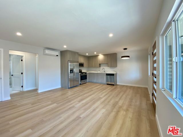3207 W 3rd Street, Los Angeles CA: https://media.crmls.org/mediaz/82365a7c-6435-45e5-af64-6d06d19fcdda.jpg