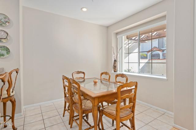 Detail Gallery Image 9 of 29 For 214 Camino Toluca, Camarillo,  CA 93010 - 3 Beds | 2/1 Baths