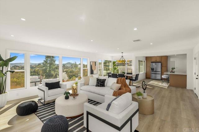 Detail Gallery Image 12 of 65 For 874 Hacienda Dr, El Cajon,  CA 92020 - 5 Beds | 4 Baths