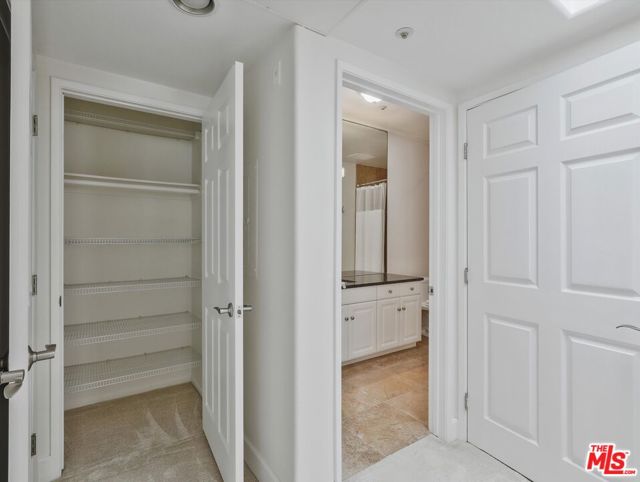 937 12th Street, Santa Monica CA: https://media.crmls.org/mediaz/82370d8e-3ed4-4b77-92b2-88097cd7181c.jpg