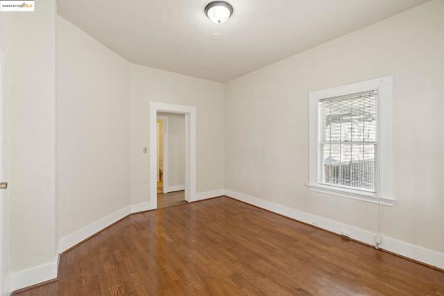 738 E 19Th St, Oakland CA: https://media.crmls.org/mediaz/823726d9-93ae-4f87-a60c-d50d490c0d5f.jpg