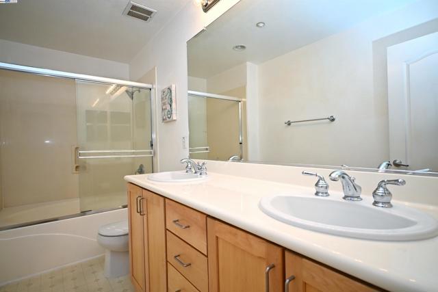 22894 Kingsford Way, Hayward CA: https://media.crmls.org/mediaz/823781d5-247f-4708-baf1-16eb46a04b2f.jpg