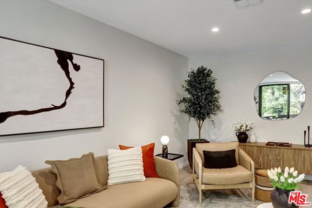 7300 Franklin Avenue, Los Angeles CA: https://media.crmls.org/mediaz/8237898c-3205-4664-8fc9-314f14ba5ca4.jpg