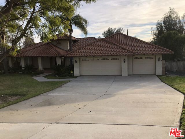 10723 Ridge Canyon Road, Rancho Cucamonga CA: https://media.crmls.org/mediaz/82383ba7-9c51-4305-82da-bd1d29e1d235.jpg