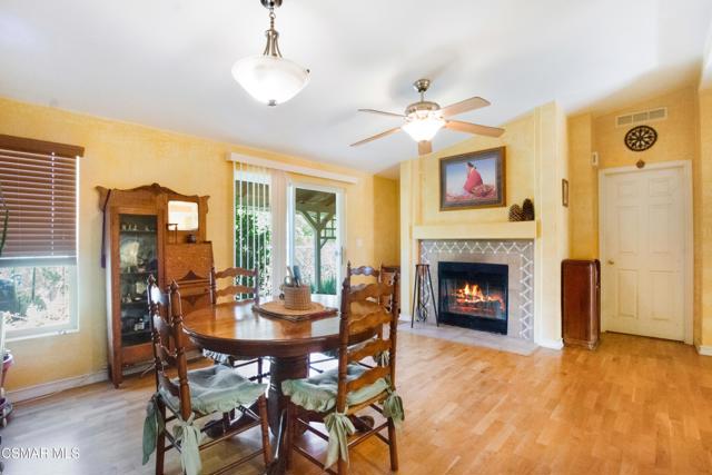 978 Main Street, Piru CA: https://media.crmls.org/mediaz/8238c56c-bf92-4159-b63d-242b4e235bf2.jpg