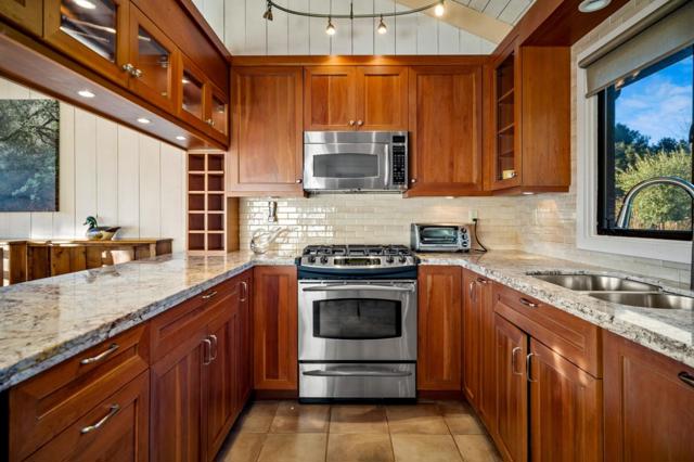 7026 Valley Greens Circle, Carmel CA: https://media.crmls.org/mediaz/8238d375-89f1-486e-b01a-c13a4b7d85dc.jpg