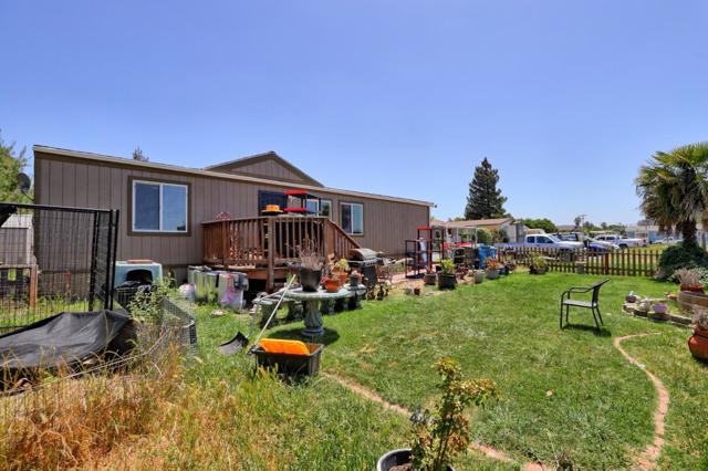 2900 Fairview Road, Hollister CA: https://media.crmls.org/mediaz/8239696d-7f02-4c52-bcd2-ebf6f41d56b9.jpg
