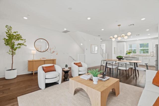 110 Hacienda Lane, Mountain View CA: https://media.crmls.org/mediaz/82399429-8d00-48cc-a2d8-e10d72f84364.jpg
