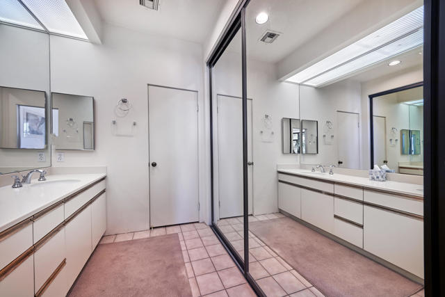 10317 Sunningdale Drive, Rancho Mirage CA: https://media.crmls.org/mediaz/823b2c0a-b0a9-4598-a964-3b41aca270dc.jpg