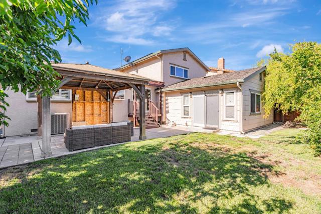 145 Park Bolton Place, San Jose CA: https://media.crmls.org/mediaz/823b66f0-6de8-4f1b-ad76-3593d2259582.jpg