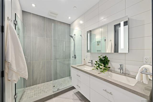 4079 1st Ave, San Diego CA: https://media.crmls.org/mediaz/823be07f-b301-4d5b-a03c-40c7f17be5a3.jpg