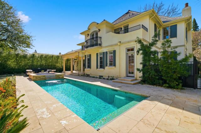 1501 Bryant Street, Palo Alto CA: https://media.crmls.org/mediaz/823c4350-43a8-41b3-837d-6dd3218e8e82.jpg