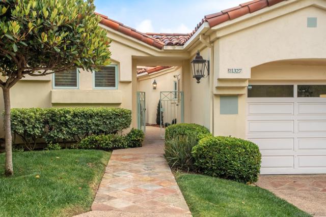 1327 Caminito Batea, La Jolla CA: https://media.crmls.org/mediaz/823c6dd5-fe17-432c-8898-a886938acef7.jpg