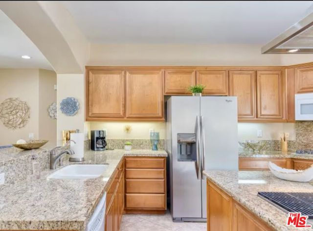 82104 Hopkins Drive, Indio CA: https://media.crmls.org/mediaz/823cdf2b-47ac-46f1-aaf3-7603ef2f438d.jpg