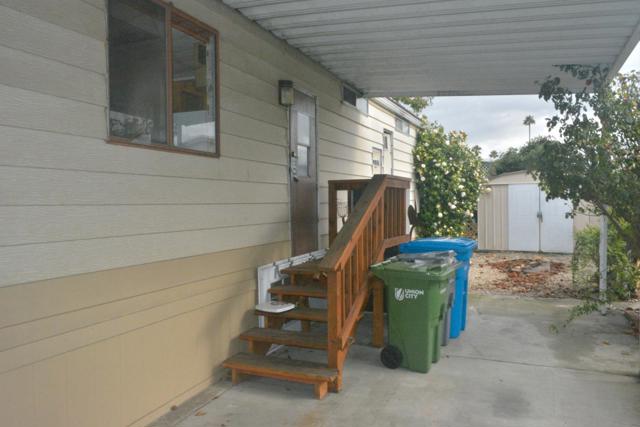 437 SAMOA Circle, Union City CA: https://media.crmls.org/mediaz/823d17d6-a274-466b-8605-aab0b9497926.jpg