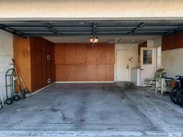 Image 5 of 50 For 8796 Clubhouse Boulevard