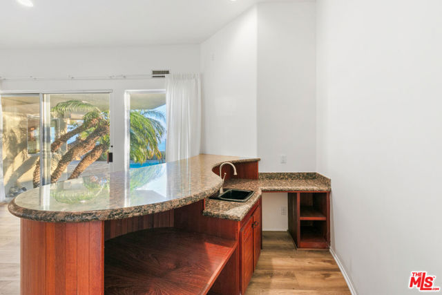 32215 Pacific Coast Highway, Malibu CA: https://media.crmls.org/mediaz/823da893-af9c-402a-bc18-5e41305afb05.jpg