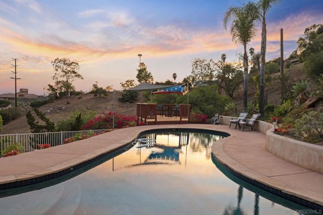 2106 Zachary Gln, Escondido CA: https://media.crmls.org/mediaz/823e8d29-b6ec-4706-8838-79dd1feef304.jpg