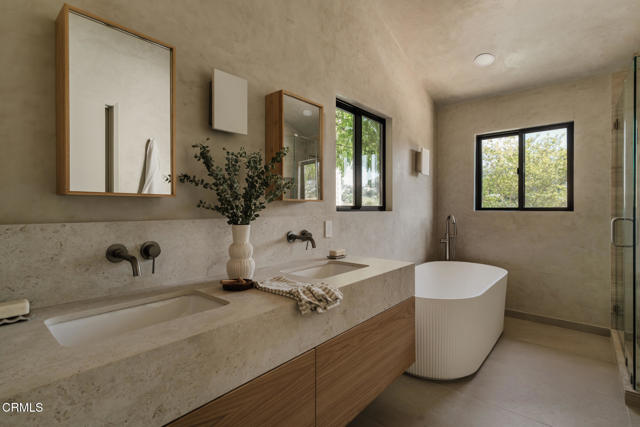 2225 Cazador Drive, Los Angeles CA: https://media.crmls.org/mediaz/823ea0e9-0768-48cc-a418-98dc21b0d958.jpg
