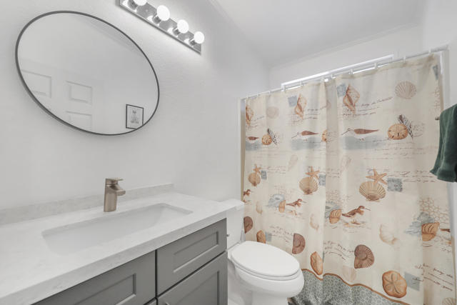 47867 Los Amigos Court, Indio CA: https://media.crmls.org/mediaz/823edafa-3bce-45c2-9362-1b78dac4d42f.jpg