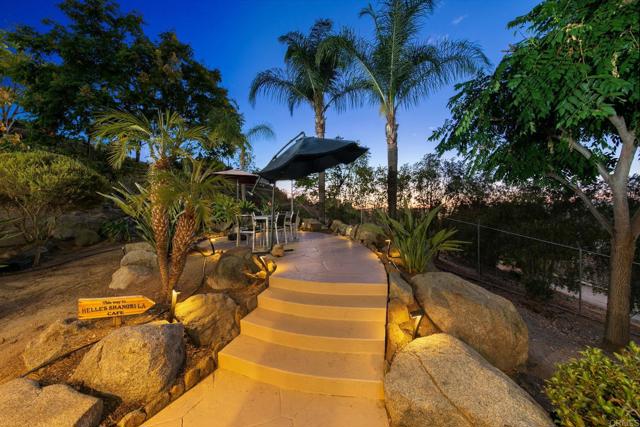 30330 Via Maria Elena, Bonsall CA: https://media.crmls.org/mediaz/823eea68-d3d6-42f4-999d-c0c5a3f7a9df.jpg