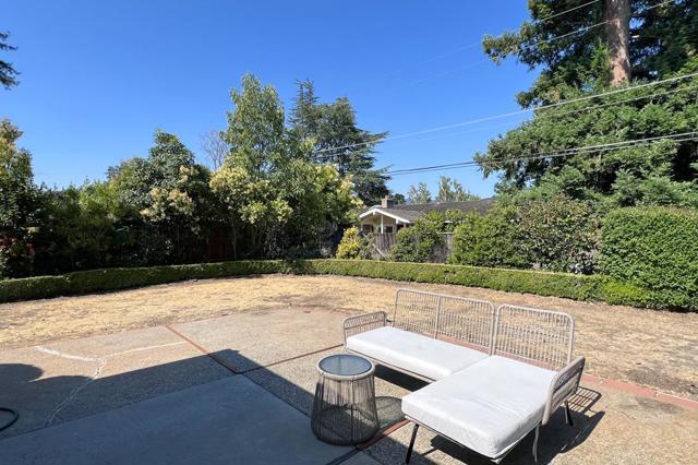 12141 Viewoak Drive, Saratoga CA: https://media.crmls.org/mediaz/823f6564-a886-46d6-bfaa-d599de7d3f37.jpg